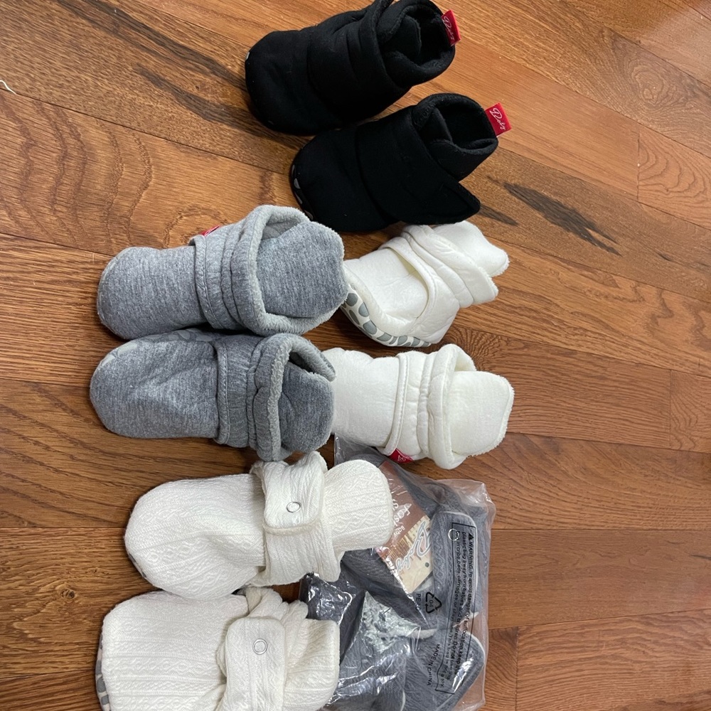 5 pair baby slippers 0-12 months